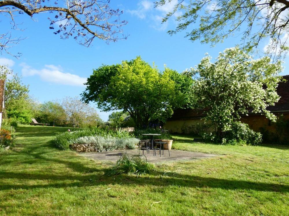 Maison De Charme Pres De Beauval Saint-Cyran-du-Jambot Exteriör bild
