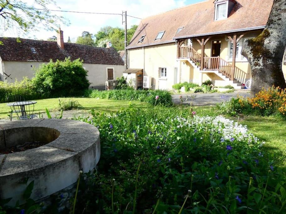 Maison De Charme Pres De Beauval Saint-Cyran-du-Jambot Exteriör bild